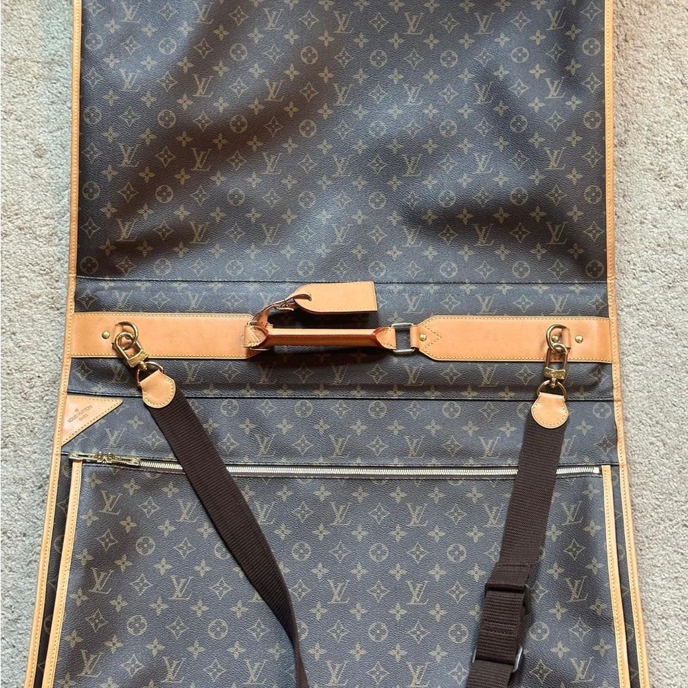 Authentic Louis Vuitton Brown and Tan Monogram Garment Bag Travel Bag - Picture 3 of 8